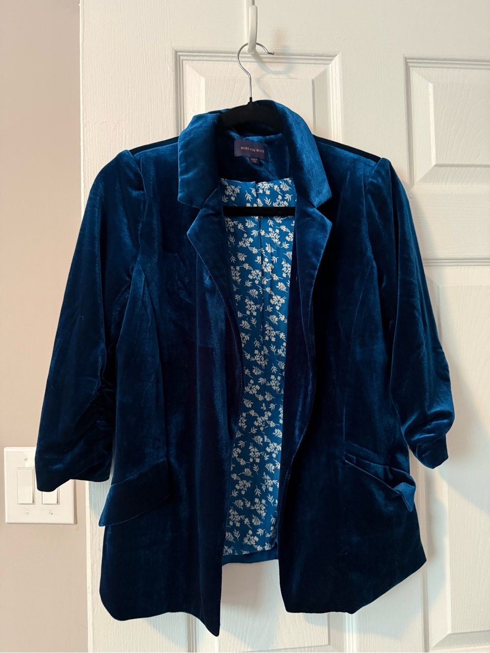 Skies Are Blue Velvet Blazer in Teal Blue